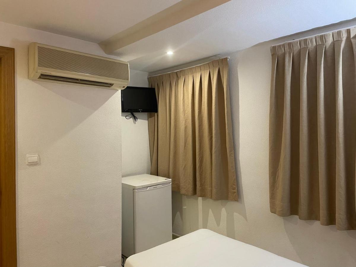 埃尔切 玛丽亚旅馆酒店 外观 照片 A room at the hotel