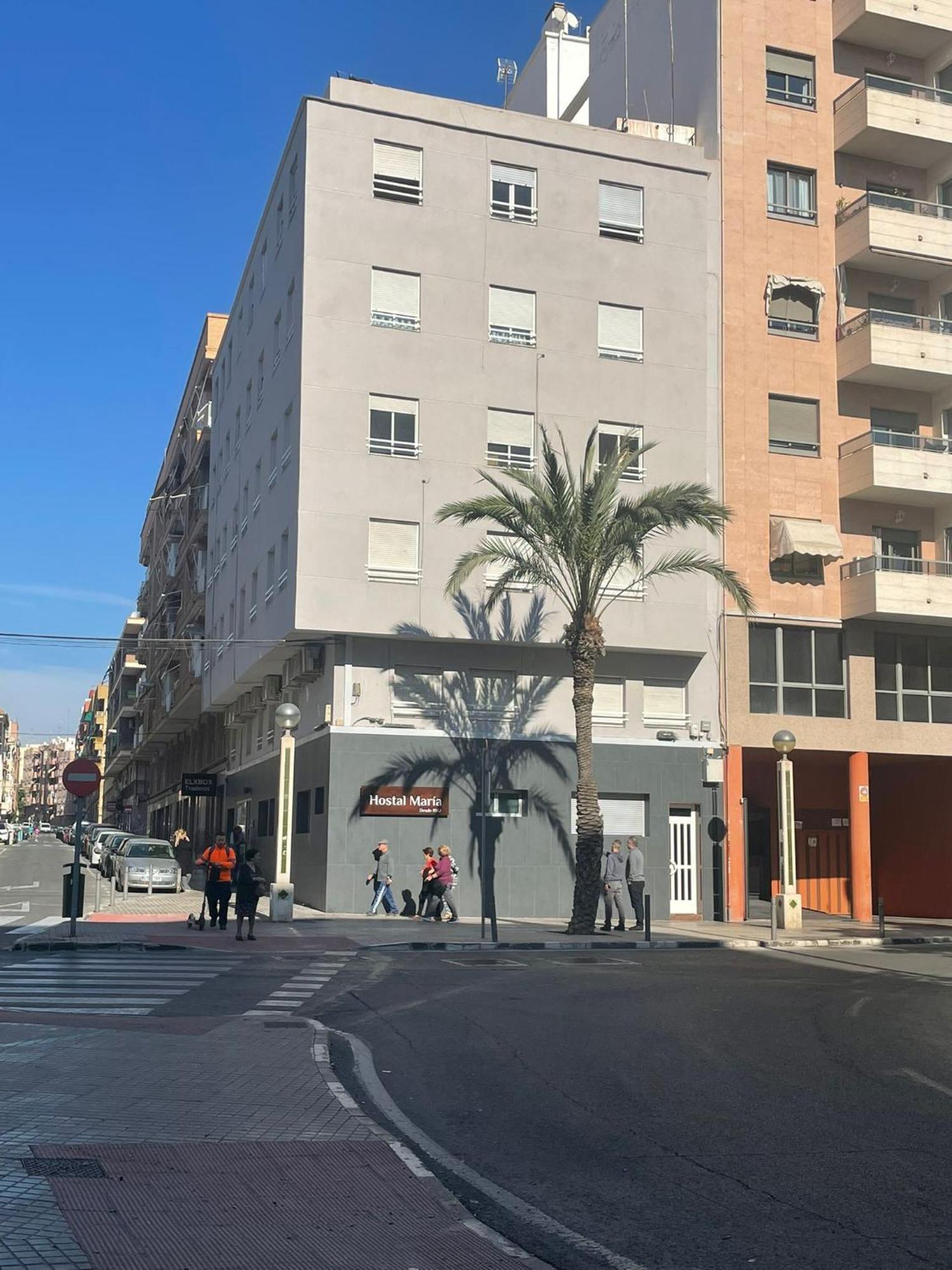 埃尔切 玛丽亚旅馆酒店 外观 照片 The building where the attack took place