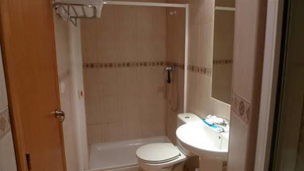 埃尔切 玛丽亚旅馆酒店 外观 照片 A shower cubicle